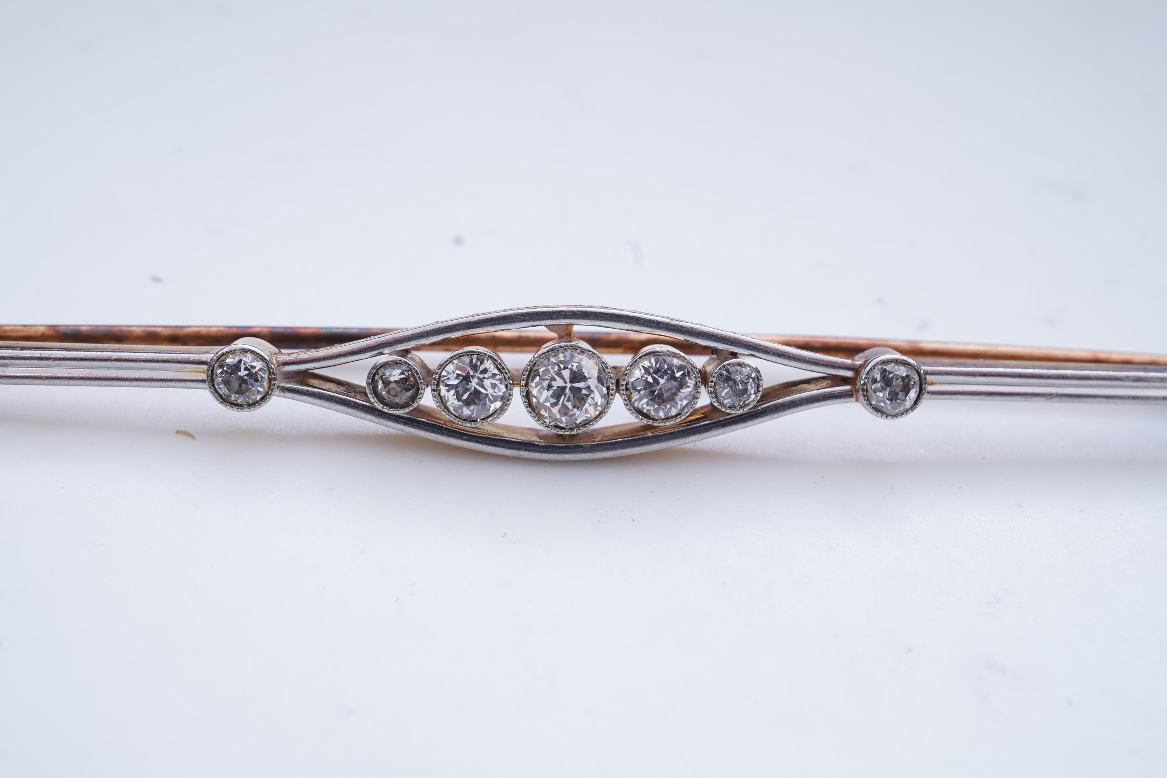 A diamond bar brooch, early 20th century